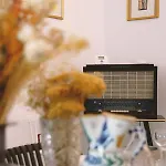 Maison Trenca Мантон